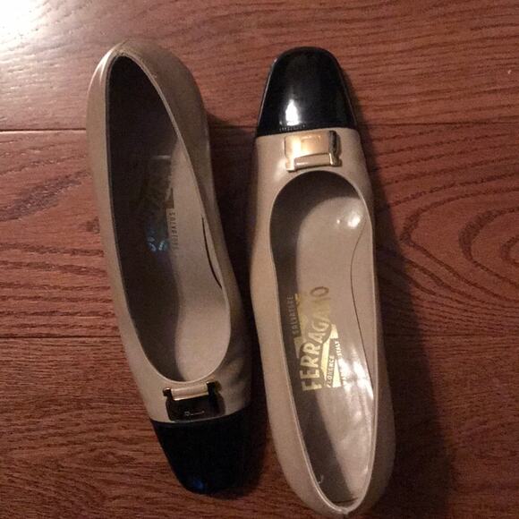 Salvatore Ferragamo two toned heeled shoes - Picture 6 of 8